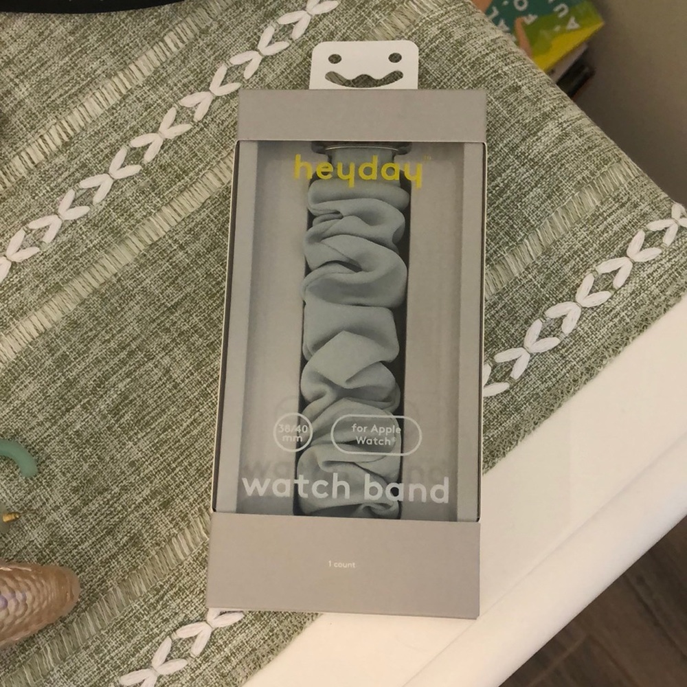 Heyday Apple Watch Scrunchie Band